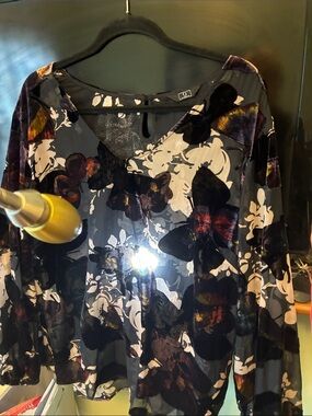Giuliana + Madison Black Floral Burnout V-Neck Tunic with Multi Accent